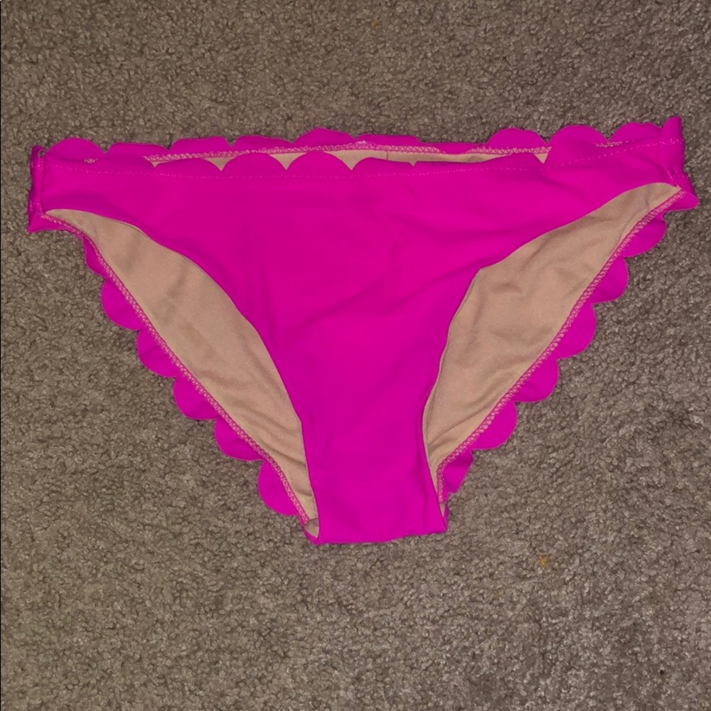 Pink scallop bottoms